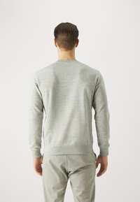 Champion ICONS CREWNECK SMALL LOGO - Felpa - grey melange