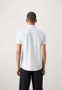 Jack & Jones JJESUMMER LINEN MIX SHIRT - Camisa - white