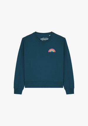 Donker teal sweatshirt met lange mouwen en een ronde hals. Kenmerkt zich door een kleurrijke regenboogafbeelding met de tekst "WOMEN POWER" erboven.