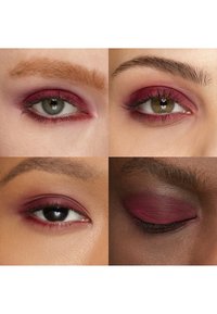 Vier Nahaufnahmen von Augen mit unterschiedlichen Hauttönen, die mattroten Lidschatten tragen, zwei offen und zwei geschlossen, und verschiedene Make-up-Looks zeigen.