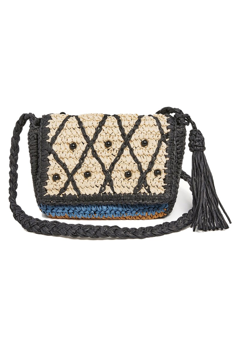 Torebka z plecionego słomkowego materiału, zdobiona kremowym i czarnym wzorem z czarnymi koralikami, z plecionym uchwytem oraz teksturowanym niebiesko-brązowym dnem.