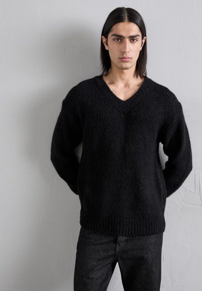 Filippa K SOFT V NECK SWEATER - Striktrøje - black