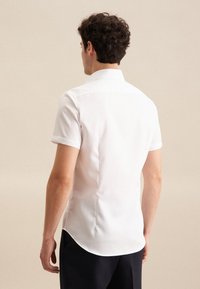 Seidensticker SLIM - Overhemd - white