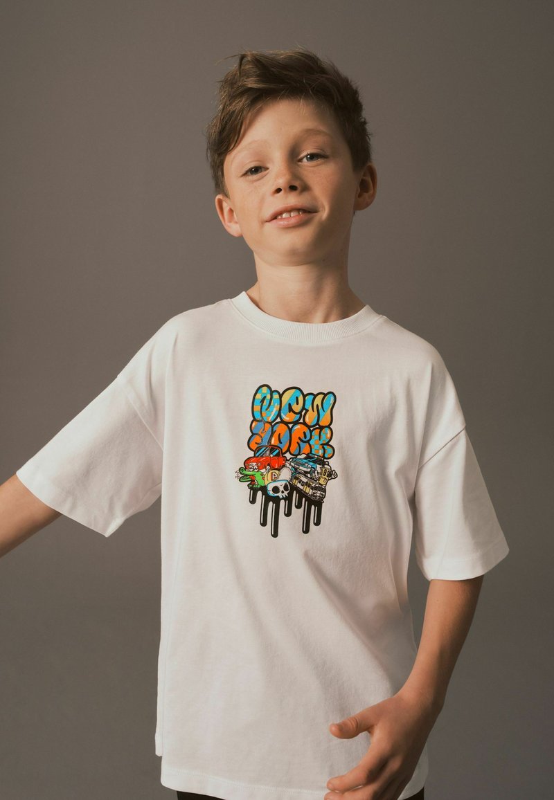 Next RELAXED FIT SHORT SLEEVE GRAPHIC STANDARD - Nyomott mintás póló - white grafitti backprint