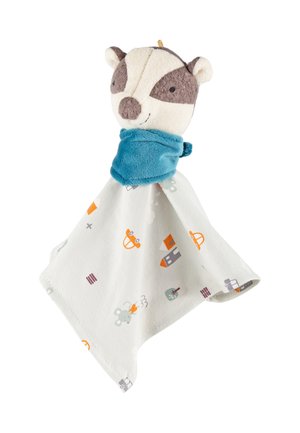 Weiches, plüschiges Spielzeug mit einem Dachs-Kopf und einem türkisfarbenen Schal. Es hat eine gemusterte weiße Decke mit bunten, verspielten Designs.