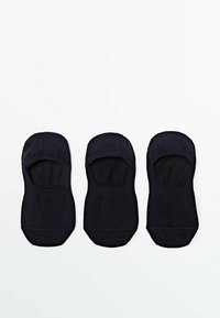 Chaussettes noires à la cheville, trois paires, en mélange de coton, conception sans couture au niveau des orteils, texture douce, bord élastique, branding minimal.