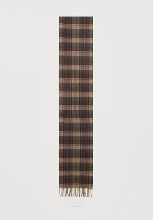 Longue écharpe en laine avec motif à carreaux beige, marron et bleu et extrémités à franges sur fond blanc.