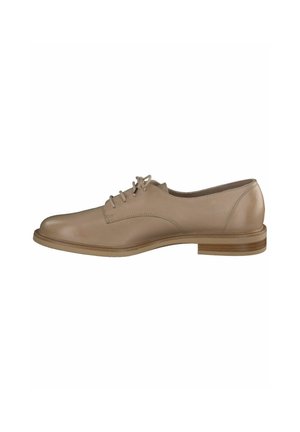 Scarpa da uomo in pelle beige, con punta arrotondata, stringata frontalmente e suola in legno chiaro. Presenta una superficie liscia e dettagli di cucitura minimi.