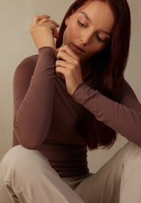 Intimissimi U-BOOT-AUSSCHNITT - Tílko - nutmeg brown