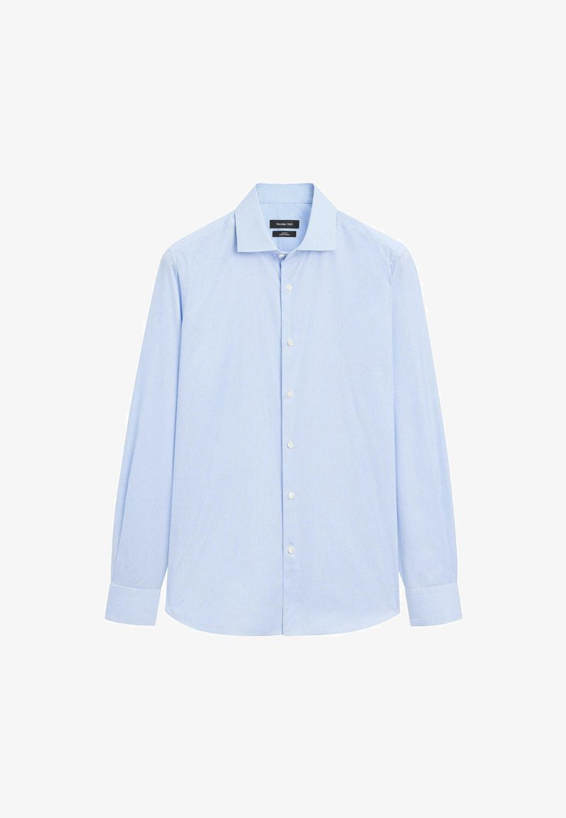 Helles blau gestreiftes Langarmhemd mit traditionellem Kragen, vorderer Knopfleiste und geknöpften Manschetten. Glatte Stoffoberfläche.