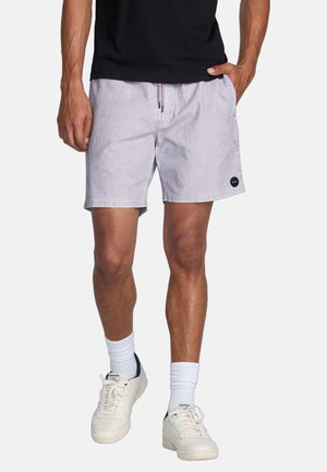 Helle lavendelne Shorts mit elastischem Bund und Kordelzug. Mit einem kleinen schwarzen Logo-Patch an der Seite und einer lockeren Passform.