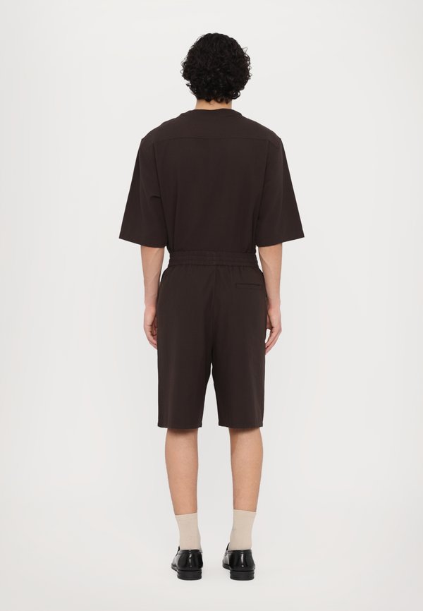 ROB WAFFLE - Shorts - licorice2