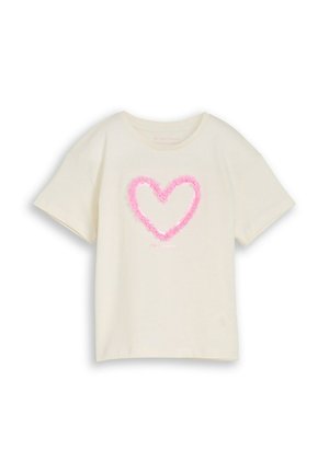 Crèmekleurig T-shirt met korte mouwen en een gestructureerd roze hartontwerp in het midden van de borst.