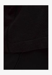 Unselected, black black