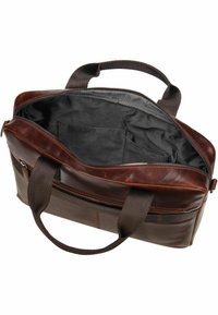 Braune Lederaktentasche mit zwei Griffen, Reißverschluss oben und einem schwarzen Stoffinneren mit Organisationsfächern.