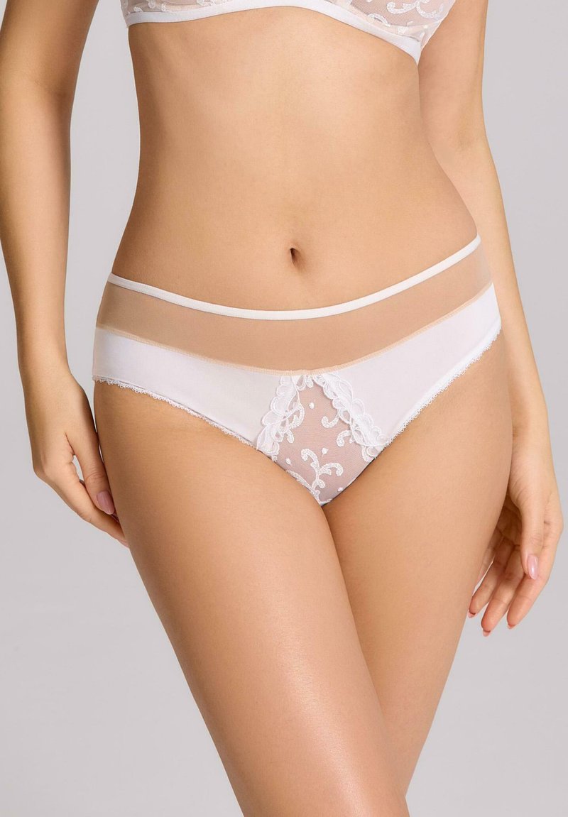 Biały koronkowy bikini z przezroczystymi panelami, ozdobione kwiatowym haftem z przodu i delikatnym koronkowym wykończeniem na brzegach.
