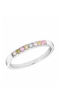 Anillo de banda de plata con una fila de piedras preciosas multicolores, incluyendo rosa, amarillo, azul y transparente, con un acabado suave y pulido.