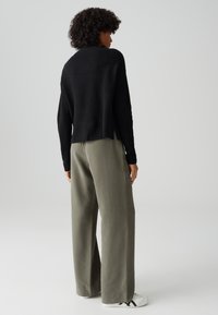 OPUS Trui - black