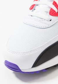Nike Sportswear Air Max 90 Essential Zapatillas White Red Orbit Psychic Purple Black Blanco Zalando Es