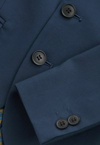 Next Colbert - blue