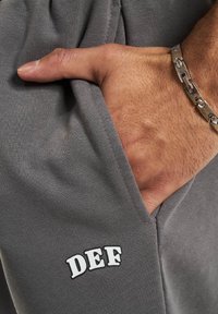 DEF Short - anthracite