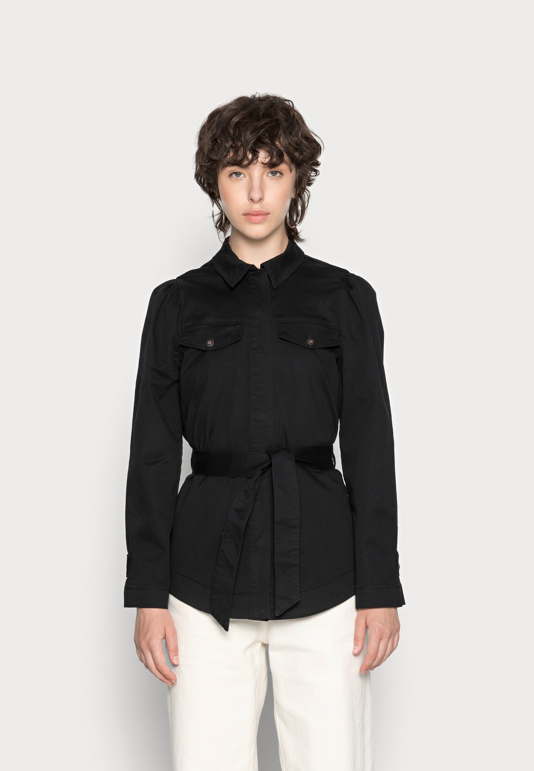 Vero Moda VMALIKKA BELT JACKET - Leichte Jacke - black/schwarz