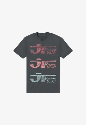 Graues Baumwoll-T-Shirt mit drei übereinander gestapelten Drucken in abgenutztem Pink und Hellblau mit dem Text "Racing USA". Kurze Ärmel und Rundhalsausschnitt.