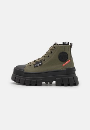 Palladium REVOLT HI  - Botines con cordones - olive night