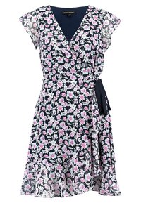 Blommig omlotklänning med marinblå bas och rosa samt vita blommor, korta ärmar, knytning i midjan och en utställd nederkant. Tillverkad av lättviktsmaterial.