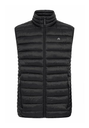 Sort isoleret vest med høj krave, vandret quiltet mønster, frontlynlås og sidelommer. Letvægtsstof med en glat tekstur.
