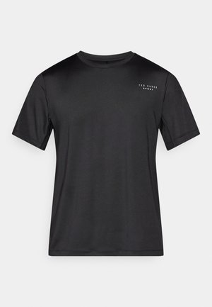 T-shirt de sport noir à manches courtes en tissu lisse. Présente un logo blanc discret sur la poitrine et un col rond.