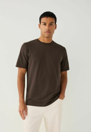- T-shirt basic