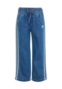 Pantaloni jogger in denim blu medio, con vita elasticizzata e coulisse. Dotati di tasche laterali e strisce verticali bianche lungo le gambe.