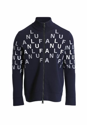 Marine blouson met hoge kraag; voorzien van verspreide witte letters "L," "U," "N," "F," die een patroon over de stof vormen.