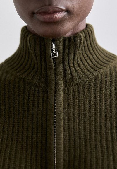 STAUD CROPPED HAMPTON - Neule - sergeant green