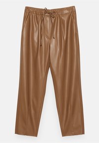 Pantalon en similicuir marron avec une taille élastique et un cordon de serrage. Présente une texture lisse et des fentes latérales aux bas pour plus de détails.