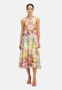 Vera Mont MIT STEHKRAGEN - Vestito elegante - camel rosé