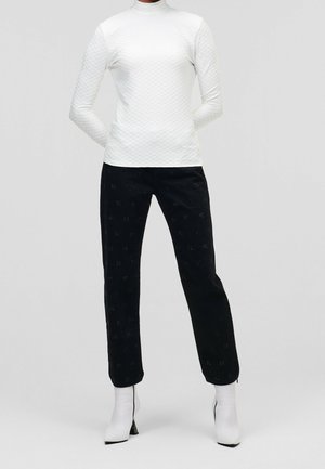 Top s dlouhým rukávem - white