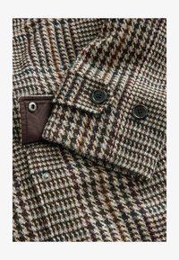 Selected, brown check