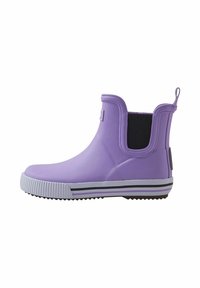 Unselected, blooming lilac