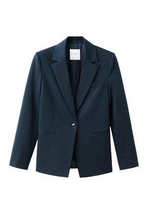 Donkerblauwe blazer van stof met een gladde textuur, voorzien van een enkele knoop, ingesneden revers en twee steekzakken aan de voorkant.