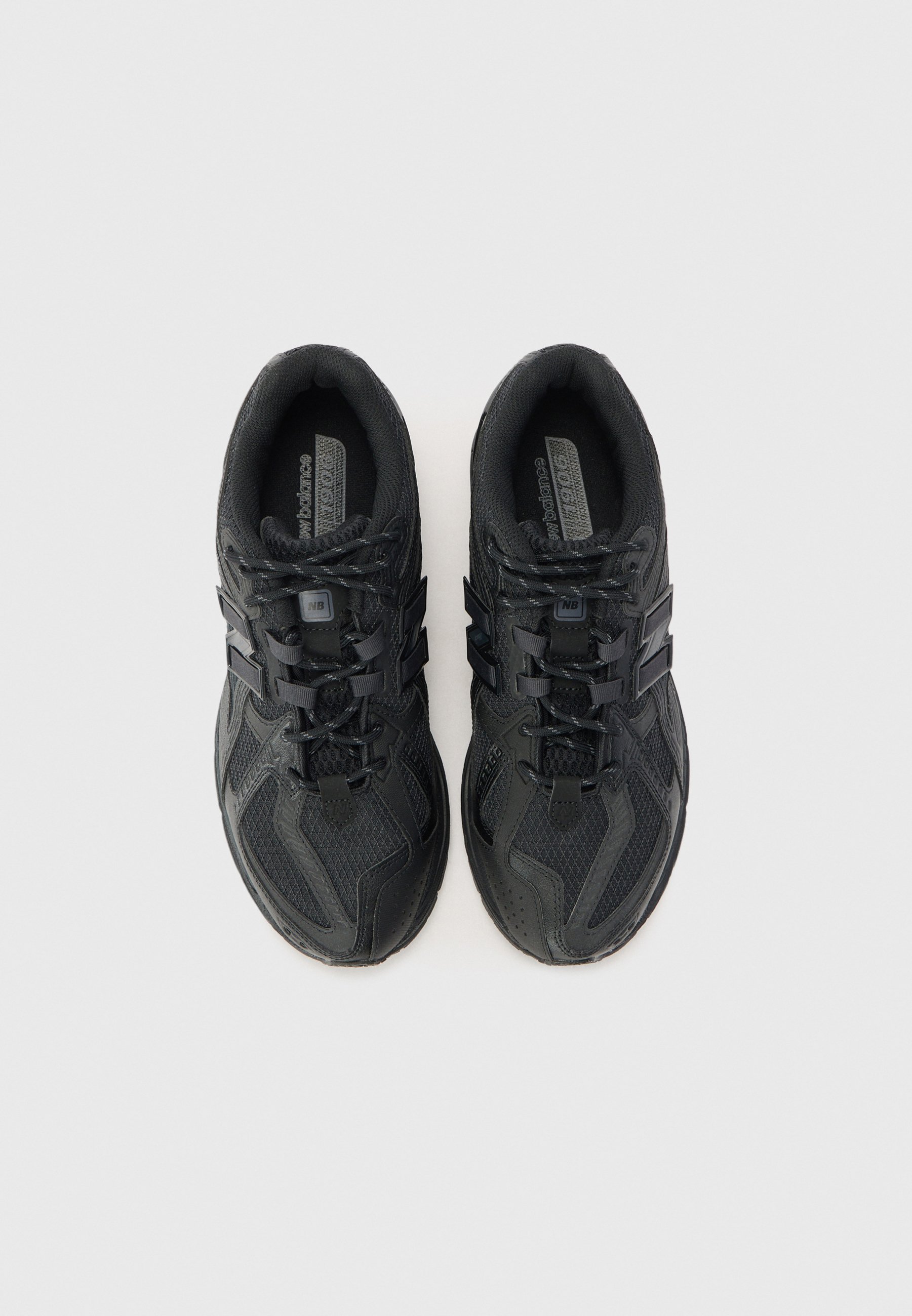 New Balance M1906 UNISEX - Trainers - black - Zalando.co.uk