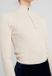 EDITED Svetr - beige