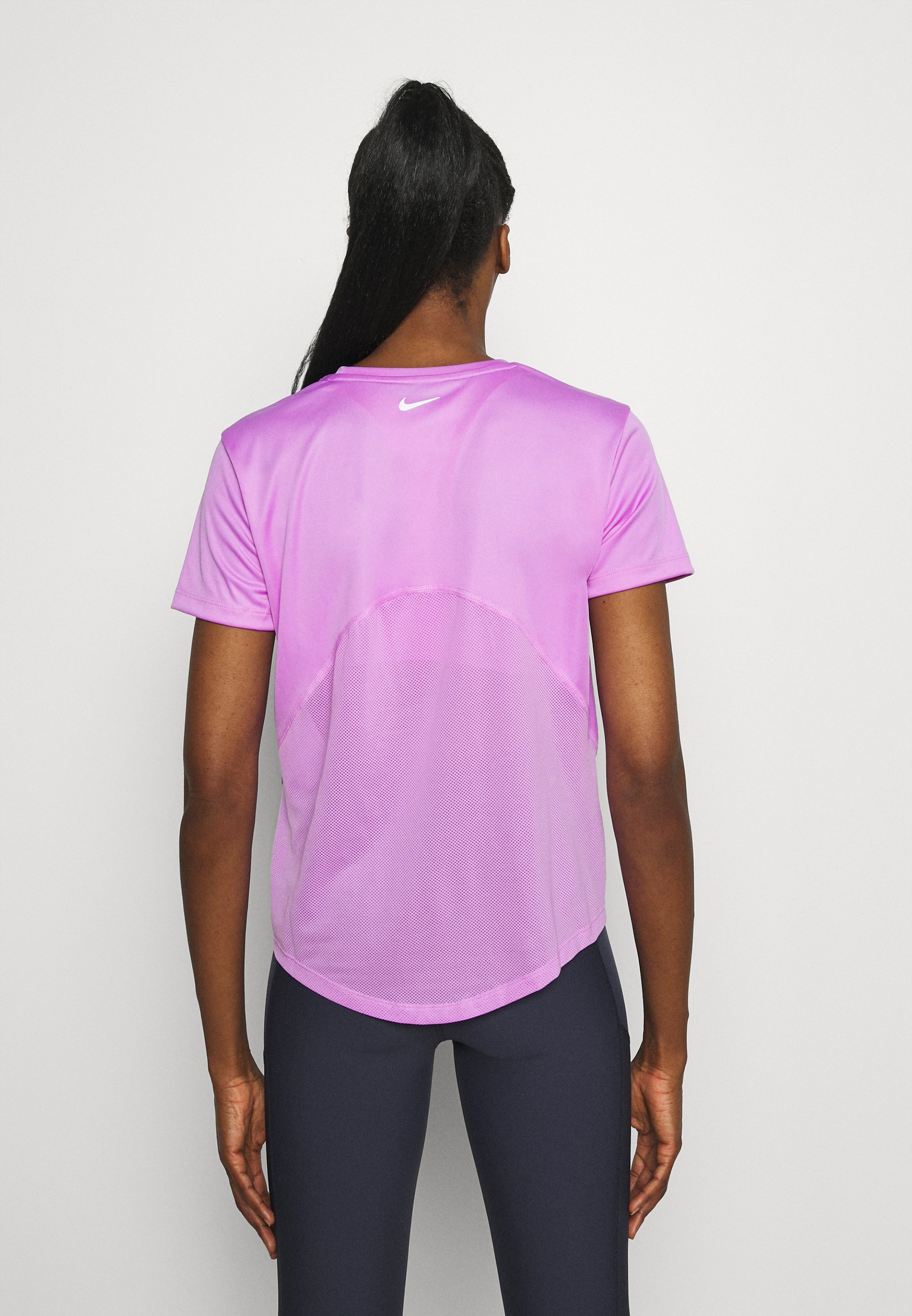 nike fuchsia shirt