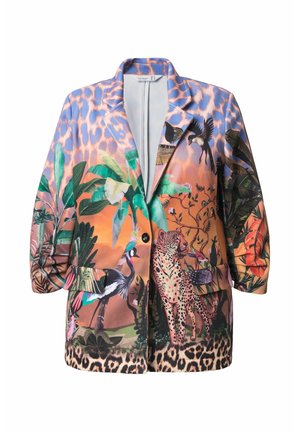 Blazer coloré avec un imprimé animal et végétal vivant. Fabriqué en tissu lisse avec une coupe décontractée et une fermeture à un bouton. Présente un motif léopard à l'ourlet.