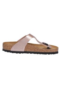 Infradito Birkenstock in morbido materiale sintetico rosa, soletta in sughero, suola in gomma nera e cinturino regolabile con un accento in metallo.