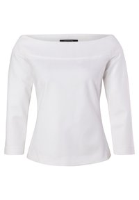 Weißes schulterfreies Oberteil mit dreiviertel Ärmeln, aus glattem Stoff gefertigt, mit einem geraden Ausschnitt und einer figurbetonten Silhouette.