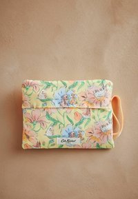 Cath Kidston FOLDAWAY - Taška cez plece - yellow bunnies floral