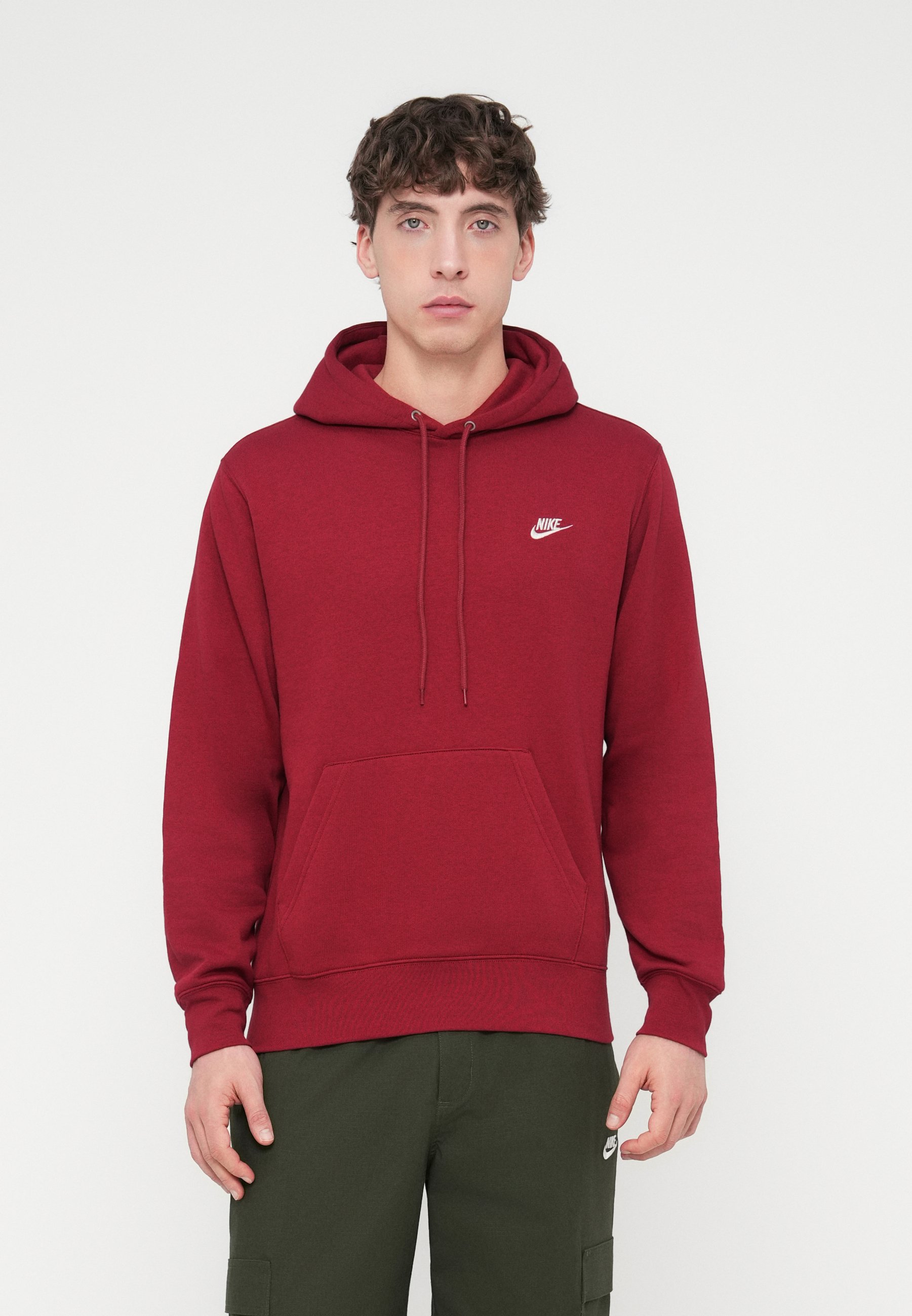 deals nike pull nike femme rouge