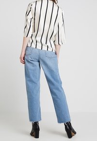 River Island Camicetta - white